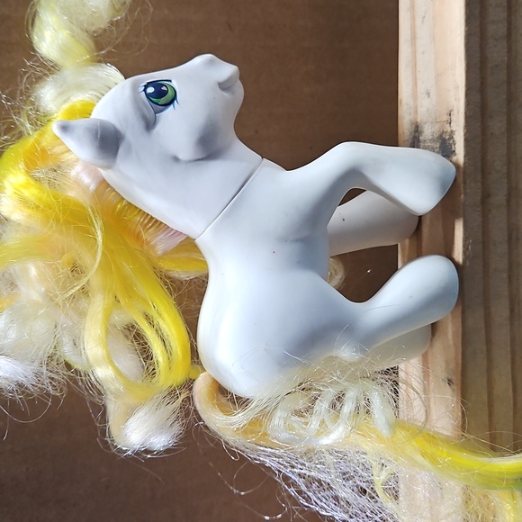Vintage My Little Pony G3 GOLDEN DELICIOUS - Picture 4 of 4